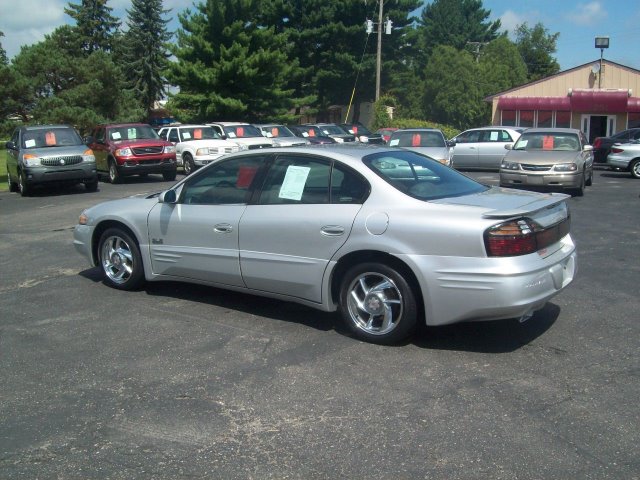 Pontiac Bonneville 2000 photo 1