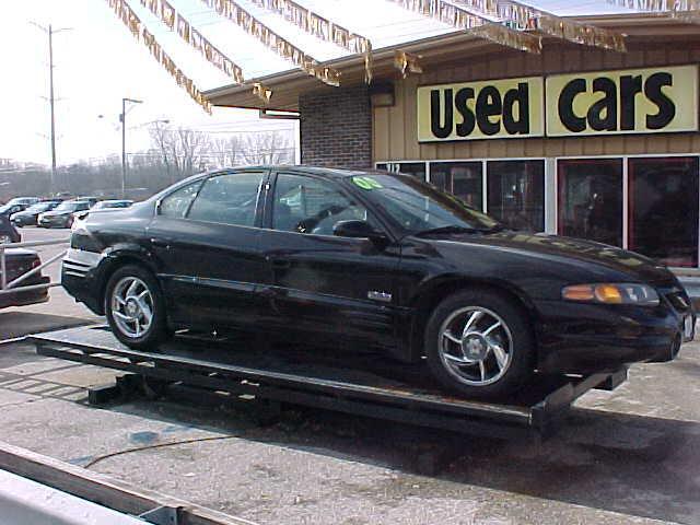 Pontiac Bonneville 2000 photo 1