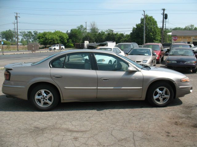 Pontiac Bonneville 2000 photo 1