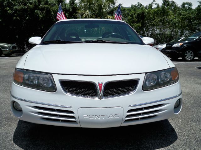 Pontiac Bonneville SE Sedan