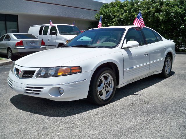 Pontiac Bonneville 2000 photo 3