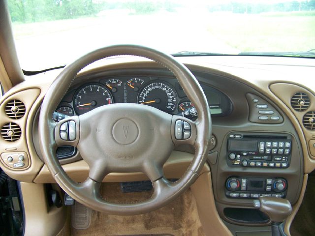 Pontiac Bonneville 2000 photo 3