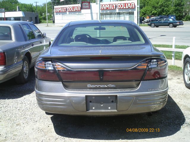 Pontiac Bonneville 2001 photo 1