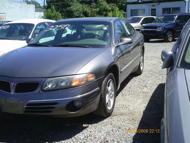 Pontiac Bonneville 2001 photo 2