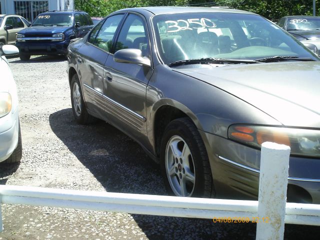 Pontiac Bonneville 2001 photo 3