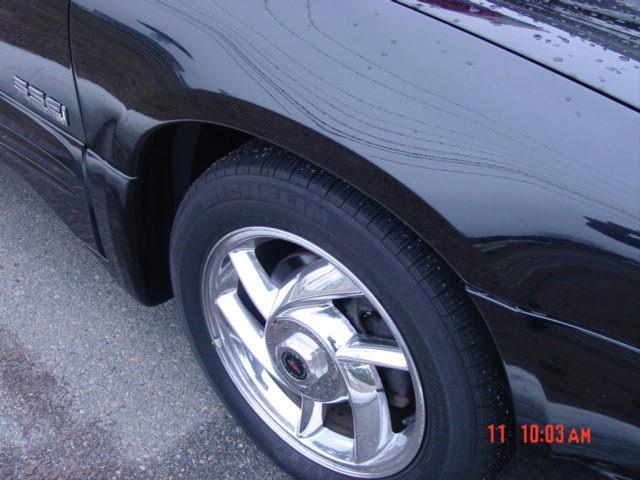 Pontiac Bonneville 2001 photo 2