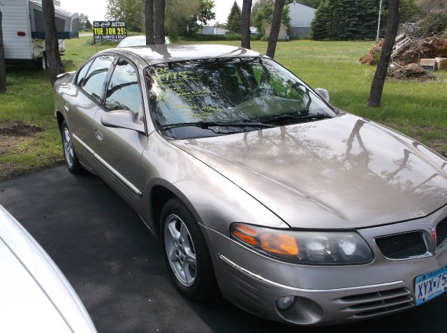 Pontiac Bonneville 2001 photo 1