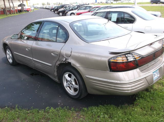 Pontiac Bonneville 2001 photo 2