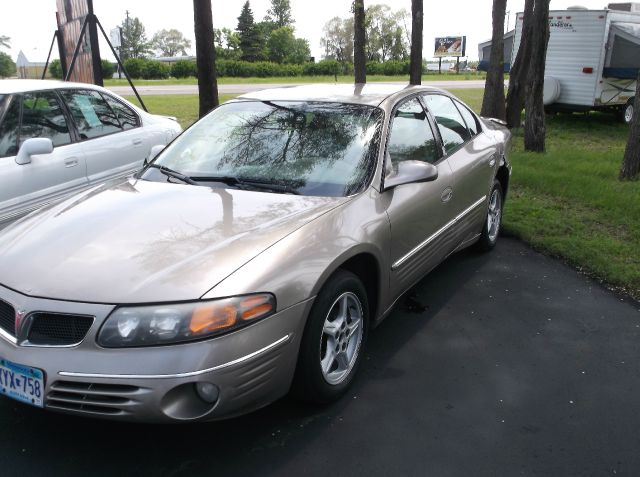 Pontiac Bonneville 2001 photo 3