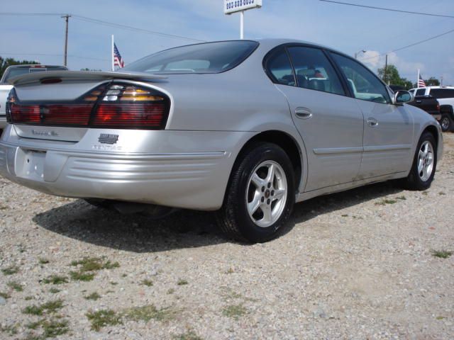 Pontiac Bonneville 2001 photo 19