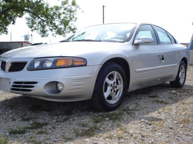 Pontiac Bonneville 2001 photo 21