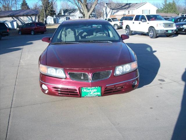 Pontiac Bonneville 2001 photo 1