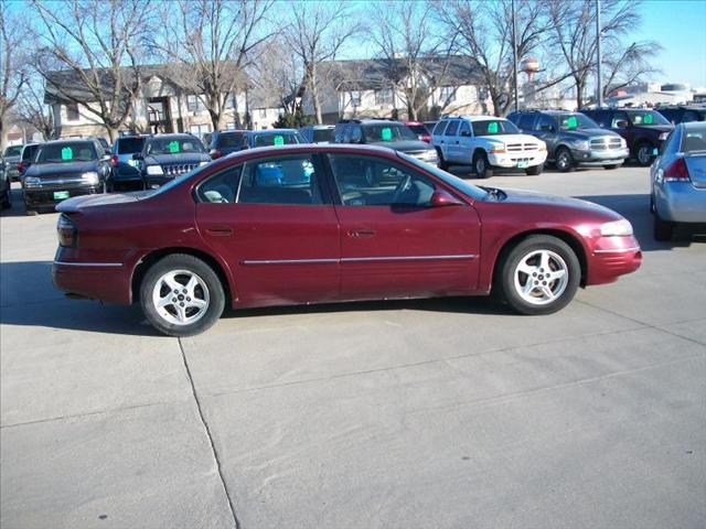 Pontiac Bonneville 2001 photo 2