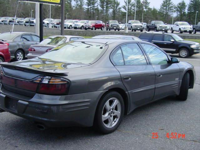 Pontiac Bonneville 2002 photo 2