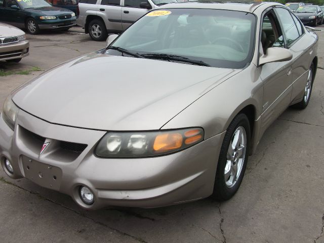 Pontiac Bonneville 2002 photo 3