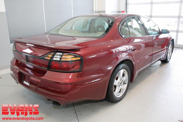 Pontiac Bonneville 2002 photo 2