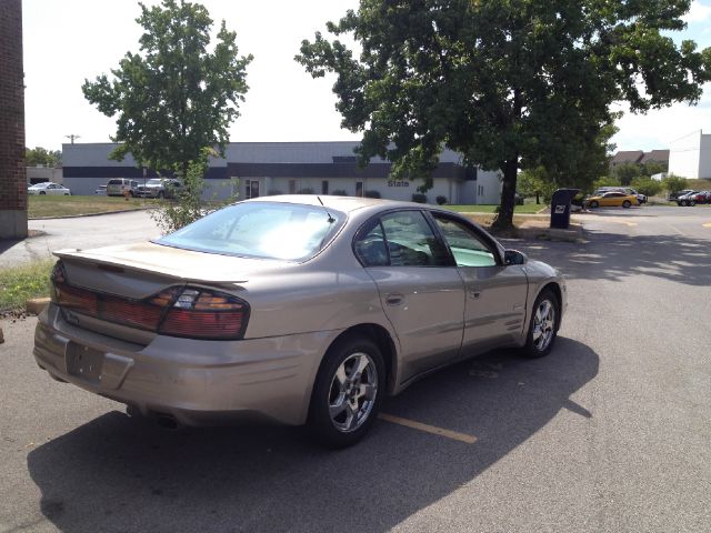 Pontiac Bonneville 2002 photo 1