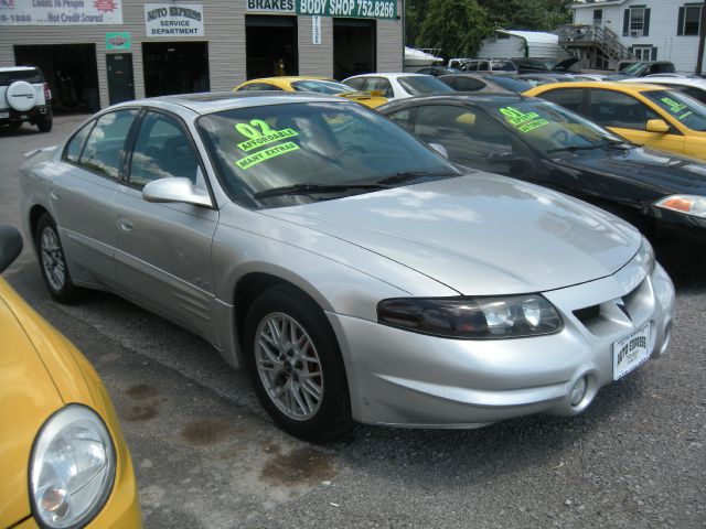 Pontiac Bonneville 2002 photo 1