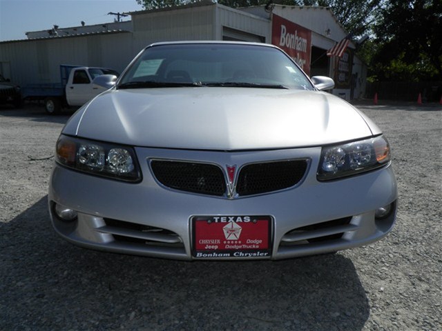 Pontiac Bonneville 2002 photo 1