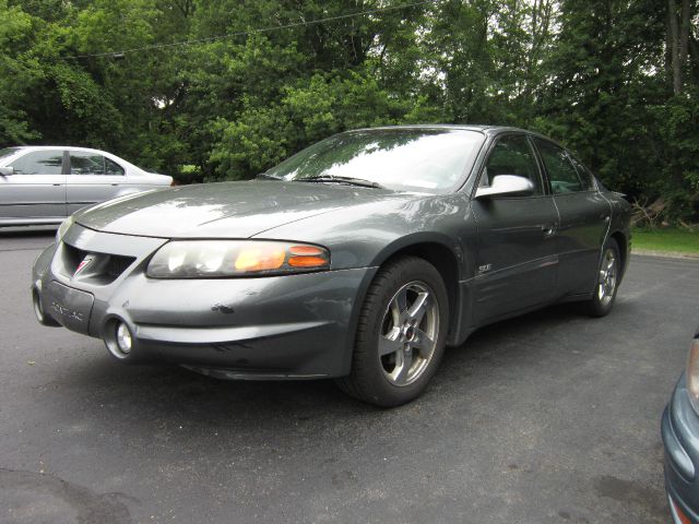 Pontiac Bonneville 2004 photo 2