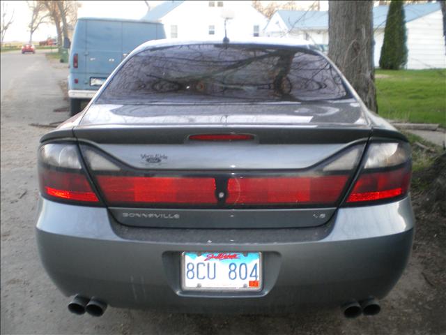 Pontiac Bonneville 2005 photo 2