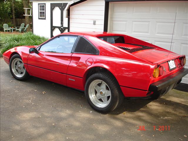 Pontiac Fiero 1985 photo 2