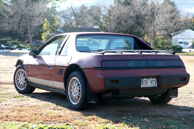 Pontiac Fiero 1986 photo 3