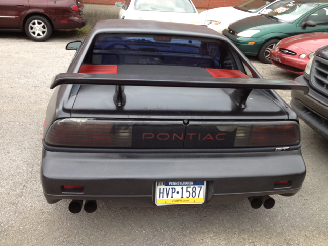 Pontiac Fiero 1987 photo 1