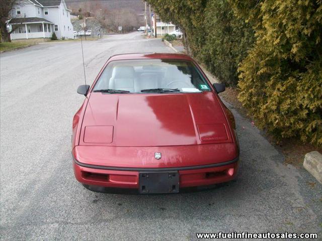 Pontiac Fiero 1987 photo 4