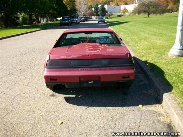 Pontiac Fiero 1987 photo 3