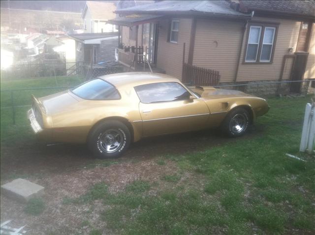 Pontiac Firebird 1979 photo 2