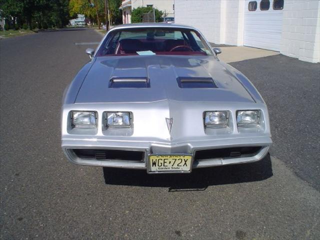 Pontiac Firebird 1979 photo 1