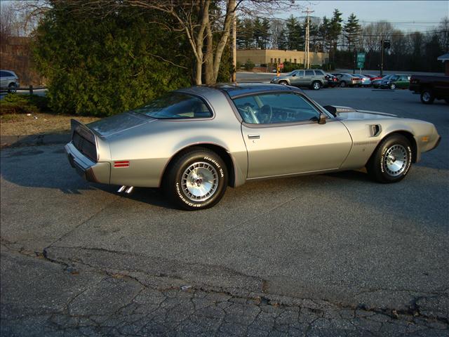 Pontiac Firebird 1979 photo 2