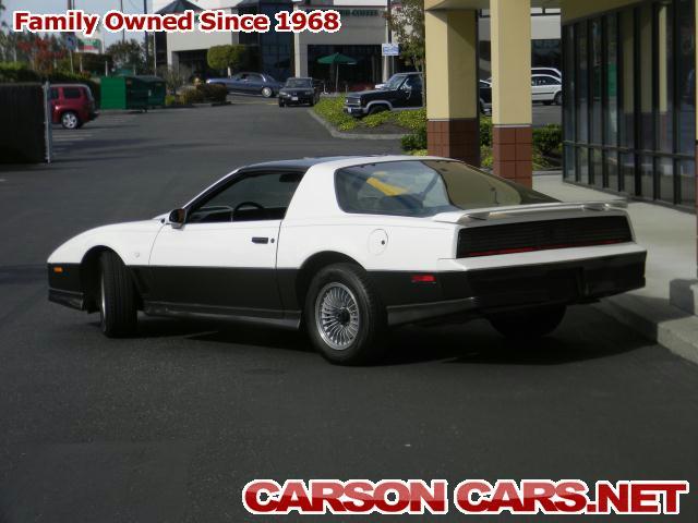 Pontiac Firebird 1983 photo 2