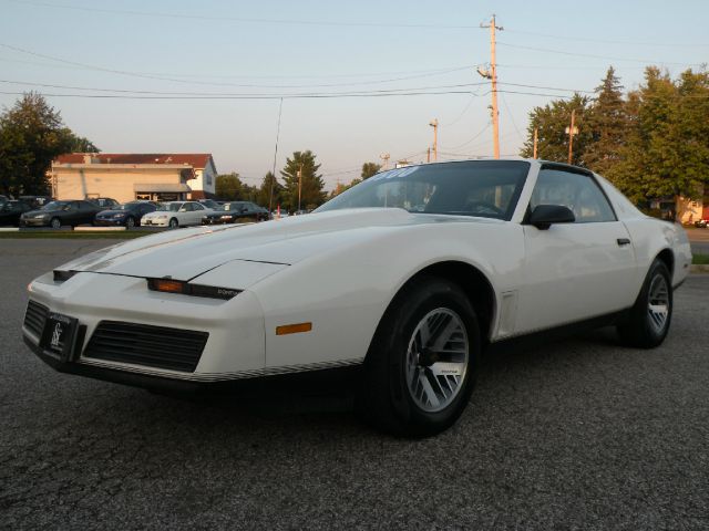 Pontiac Firebird 1983 photo 3