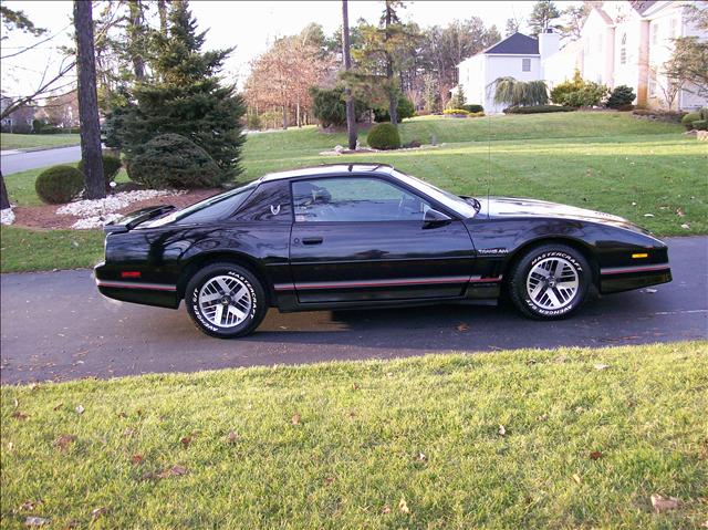 Pontiac Firebird 1985 photo 4