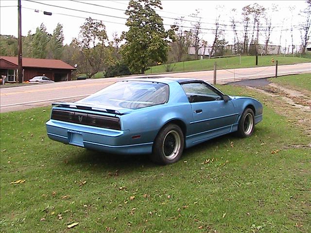 Pontiac Firebird 1988 photo 3