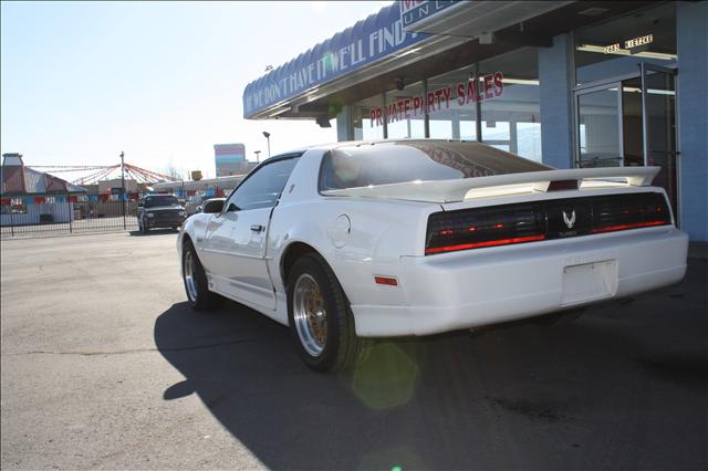 Pontiac Firebird 1989 photo 3