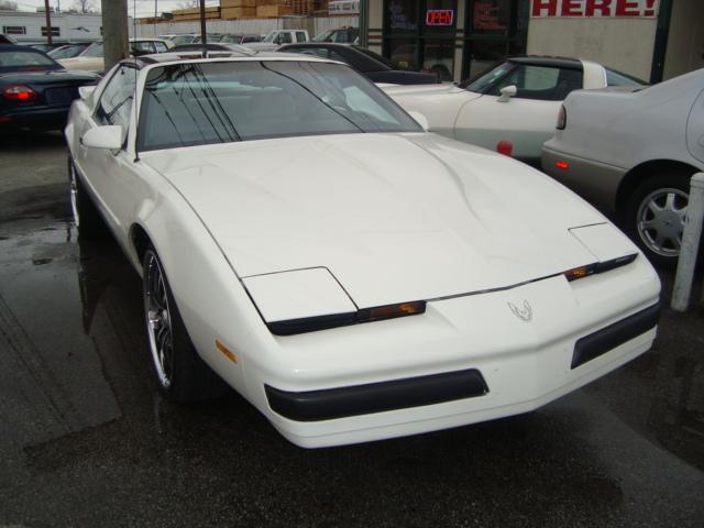 Pontiac Firebird Base Coupe