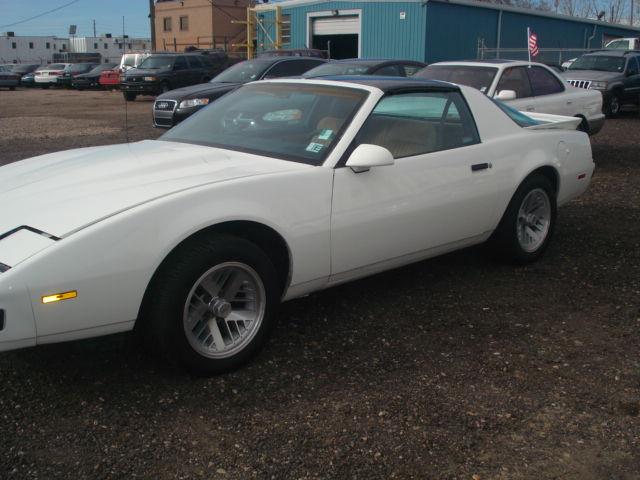 Pontiac Firebird 1989 photo 1