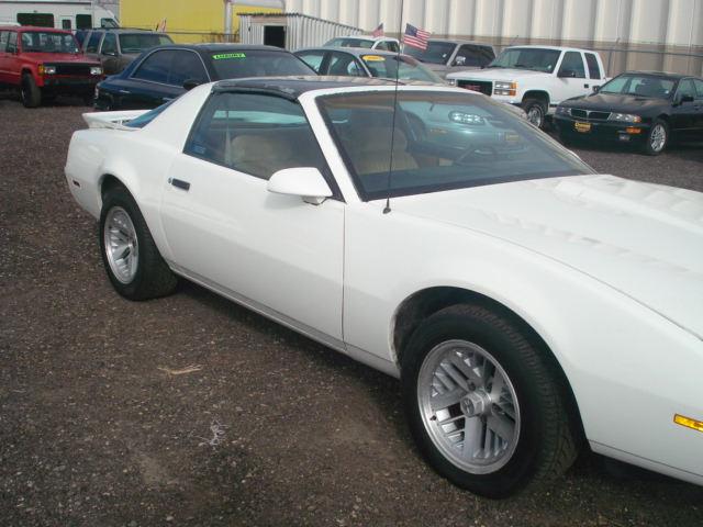 Pontiac Firebird 1989 photo 2