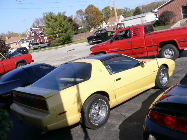 Pontiac Firebird 1992 photo 2