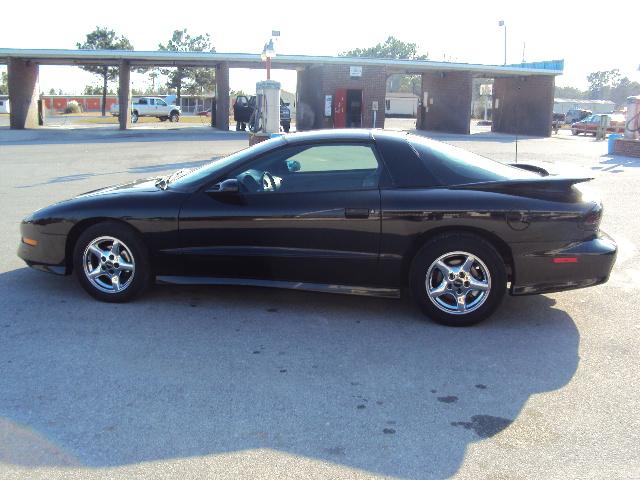 Pontiac Firebird 1997 photo 3