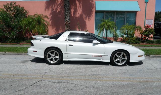 Pontiac Firebird 1997 photo 1