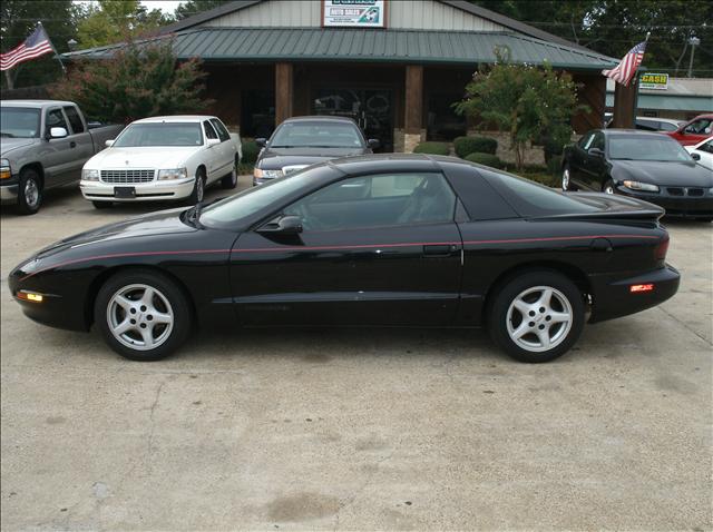 Pontiac Firebird 1997 photo 1