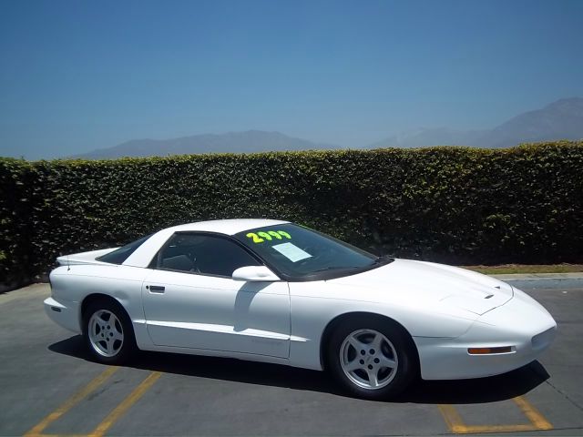 Pontiac Firebird 1997 photo 2