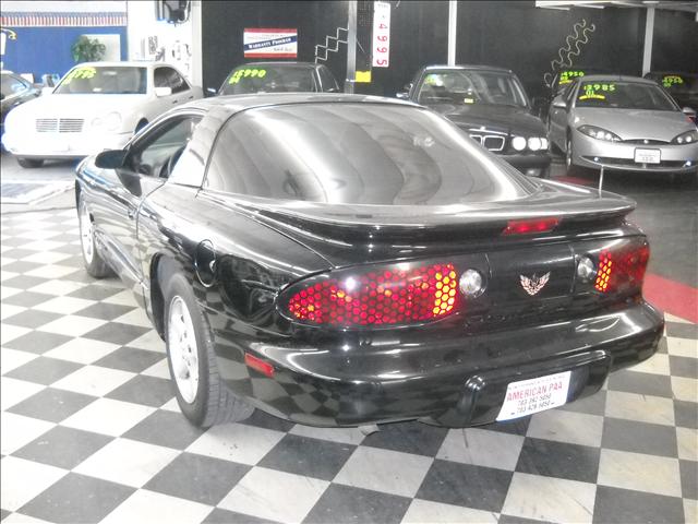 Pontiac Firebird 1998 photo 1