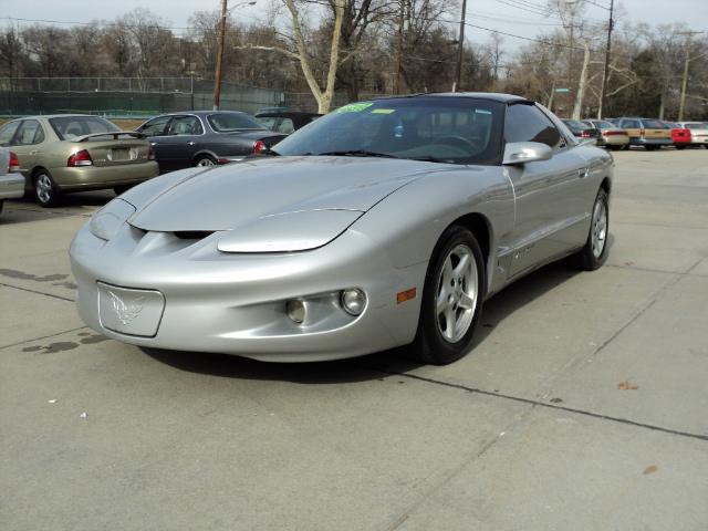 Pontiac Firebird 1998 photo 1