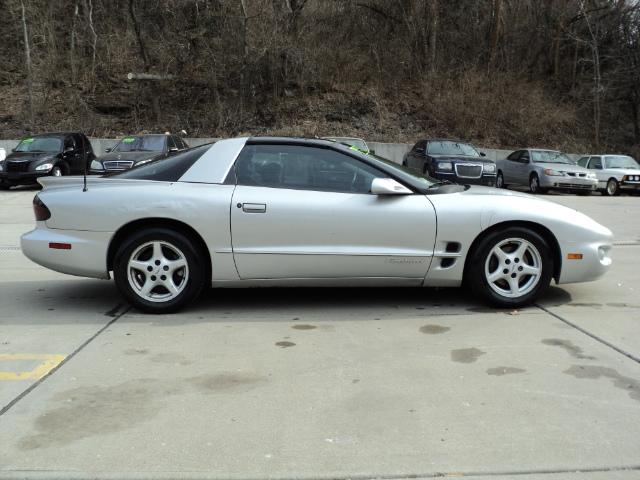 Pontiac Firebird 1998 photo 2