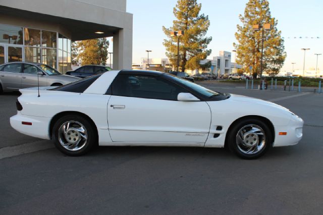 Pontiac Firebird 1998 photo 2